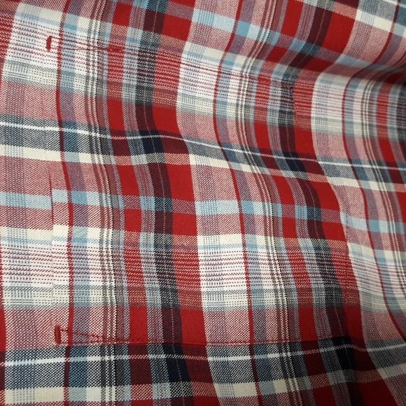 Eddie Bauer Relaxed Fit Men's plaid button front shirt - Picture 7 of 7